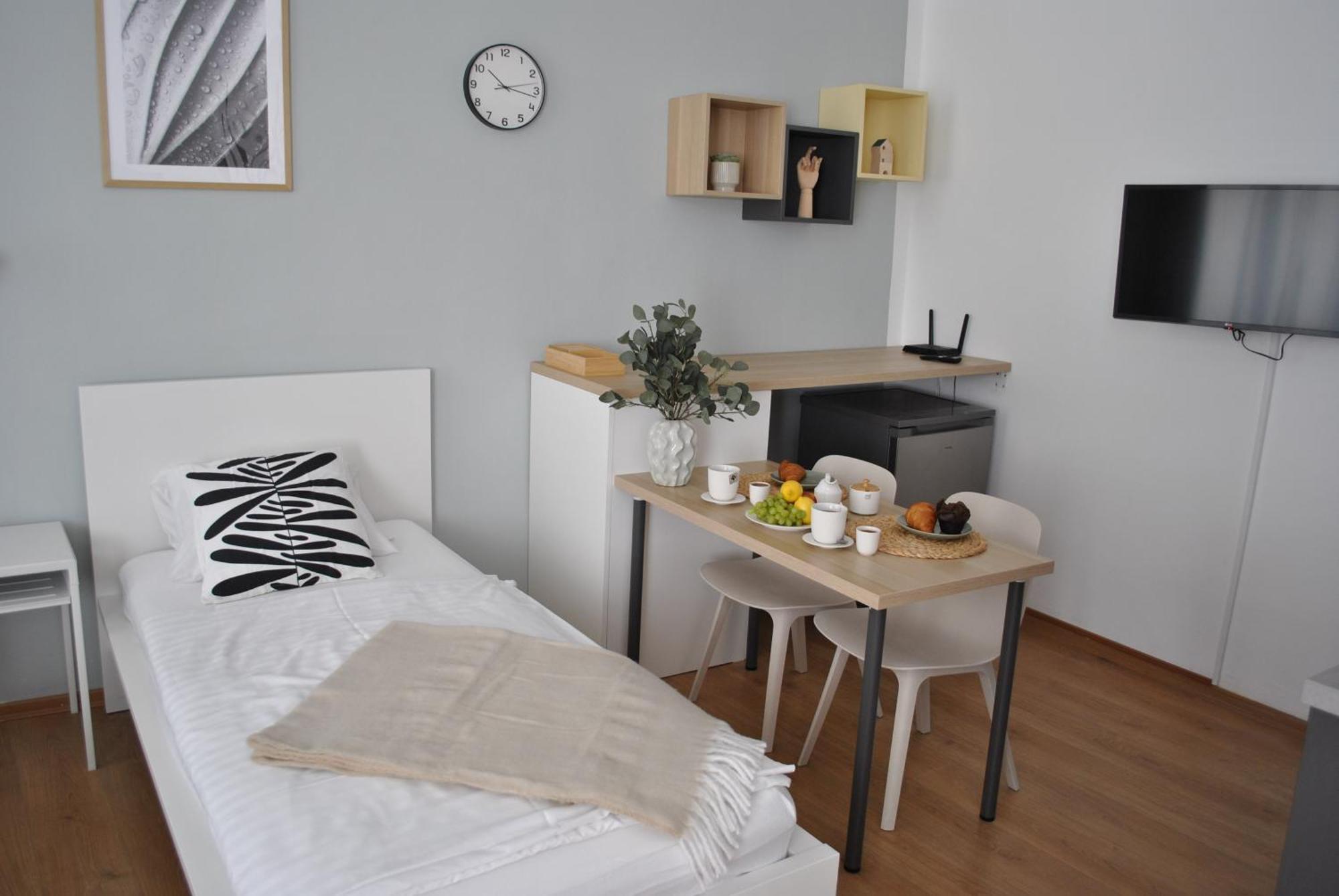 7 Nights Apartments Dominikanske N. Брно Экстерьер фото