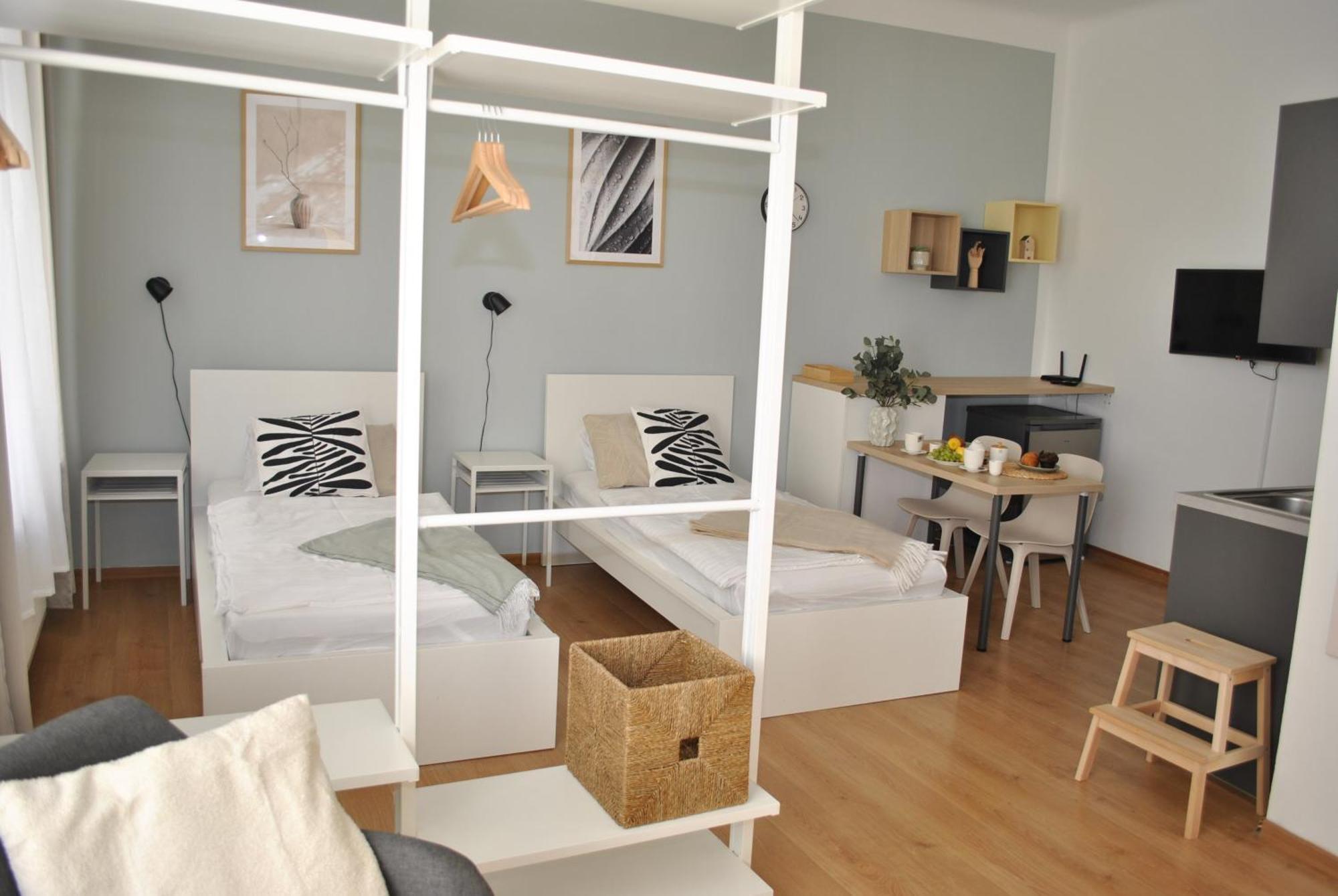 7 Nights Apartments Dominikanske N. Брно Экстерьер фото