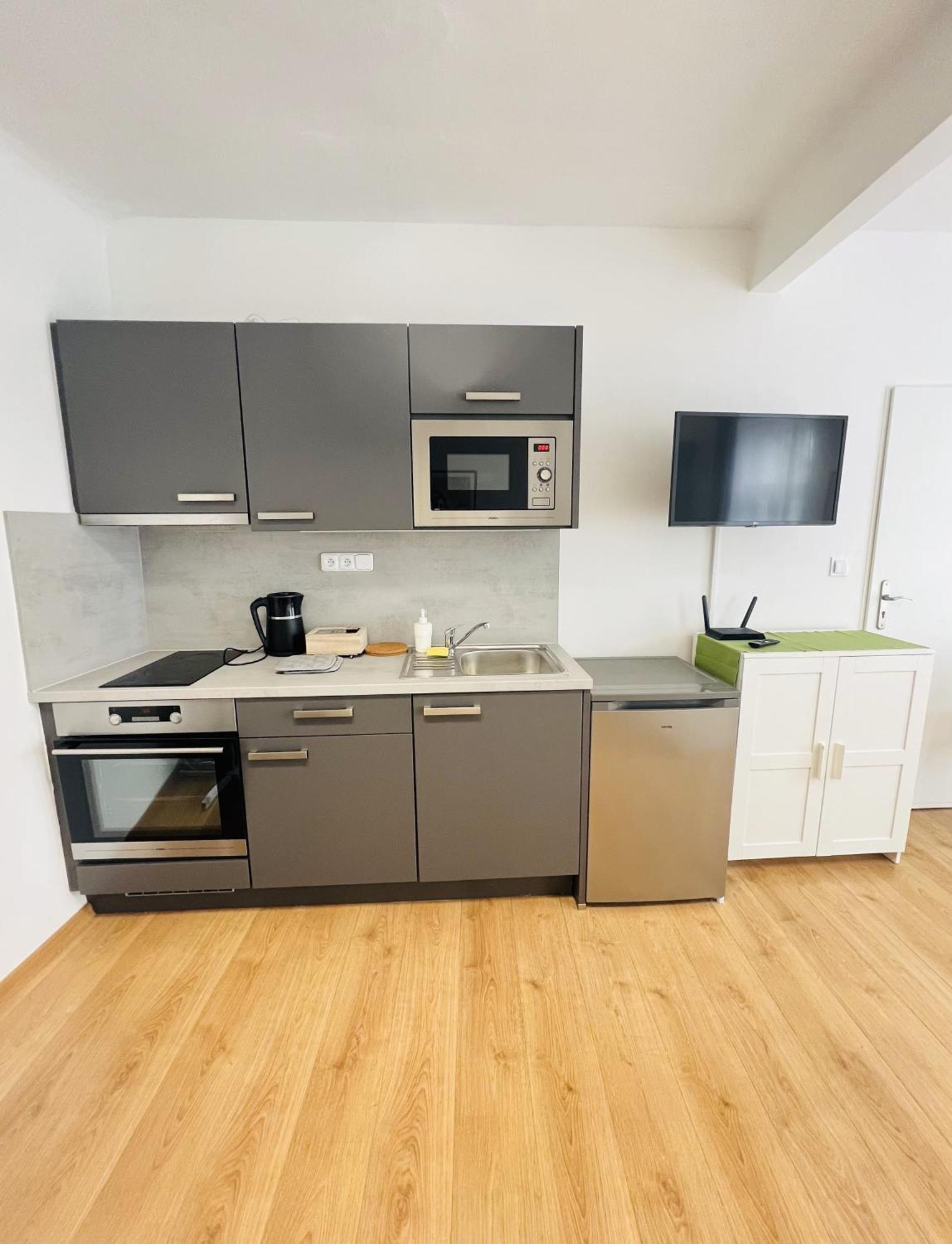 7 Nights Apartments Dominikanske N. Брно Экстерьер фото