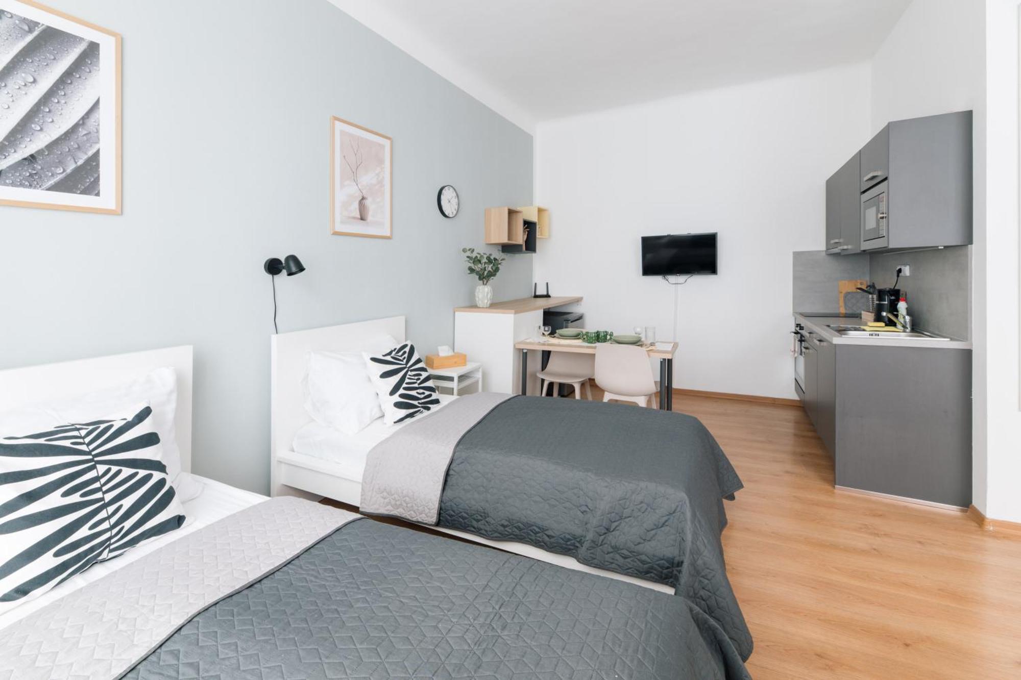 7 Nights Apartments Dominikanske N. Брно Экстерьер фото