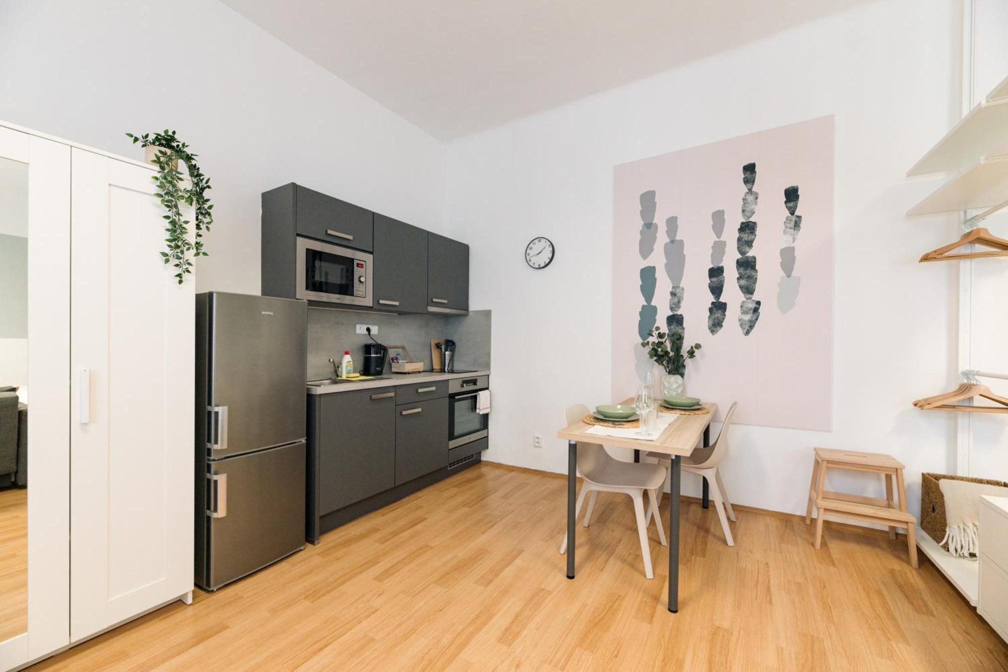 7 Nights Apartments Dominikanske N. Брно Экстерьер фото