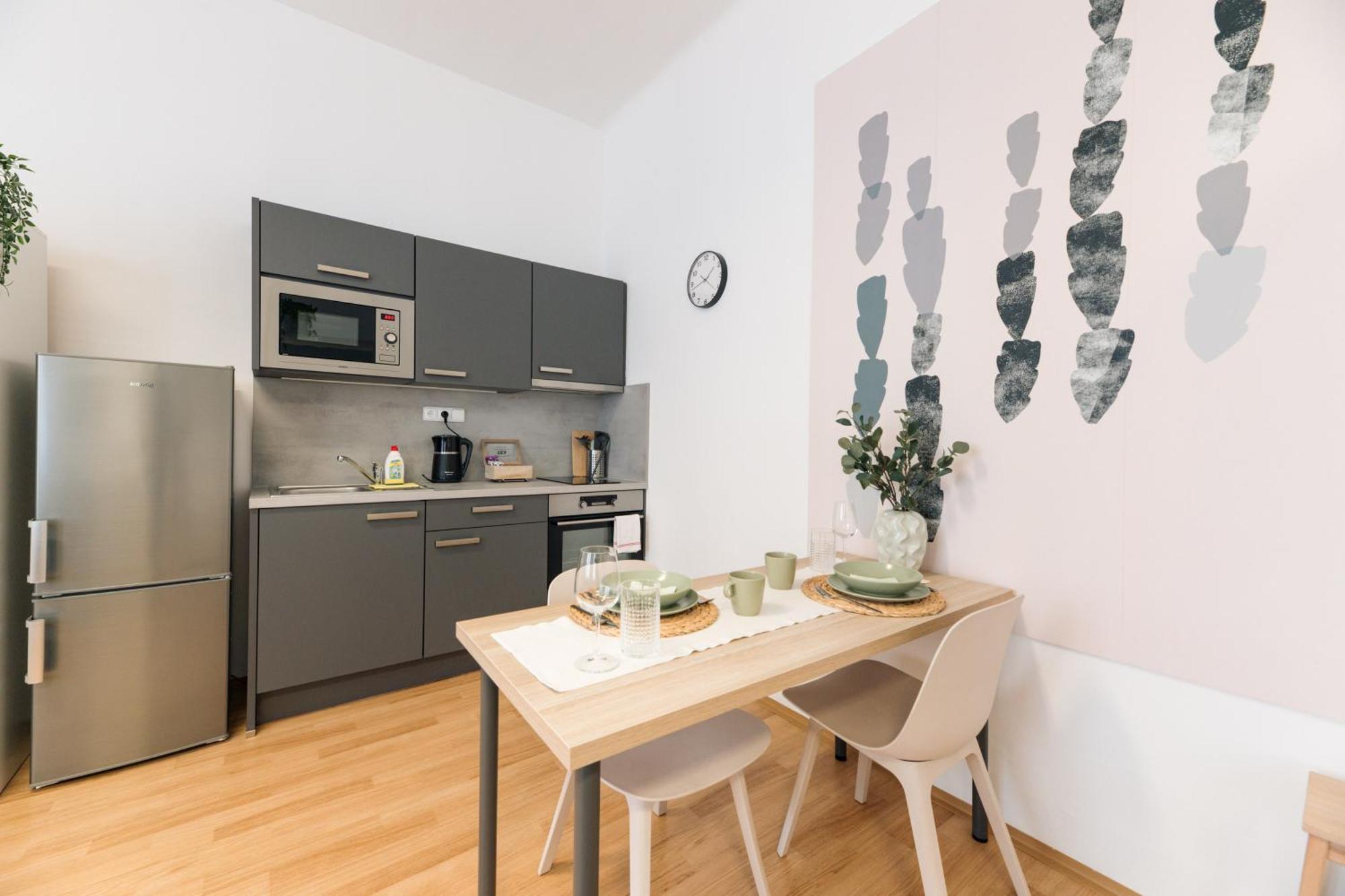 7 Nights Apartments Dominikanske N. Брно Экстерьер фото