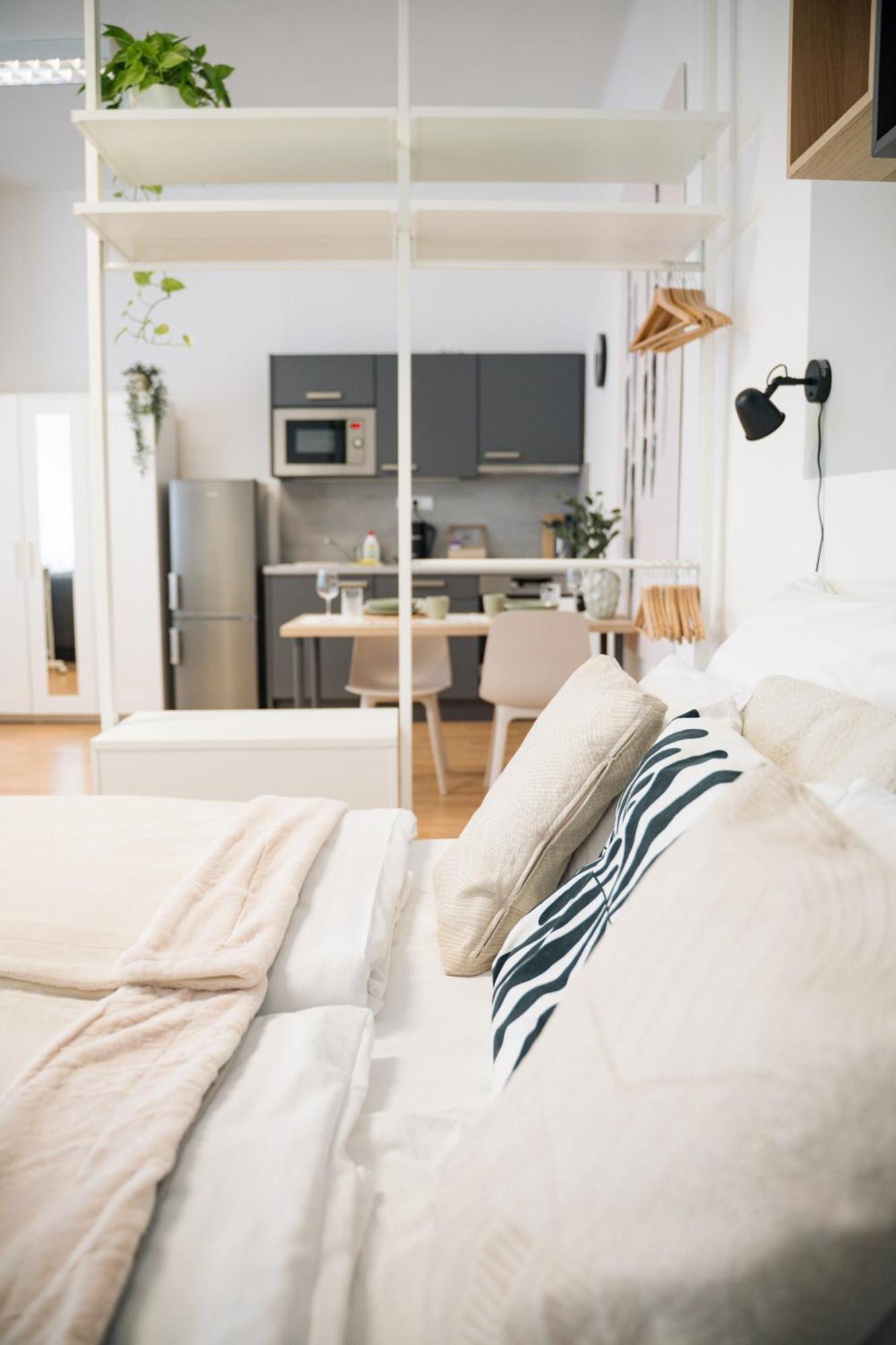 7 Nights Apartments Dominikanske N. Брно Экстерьер фото