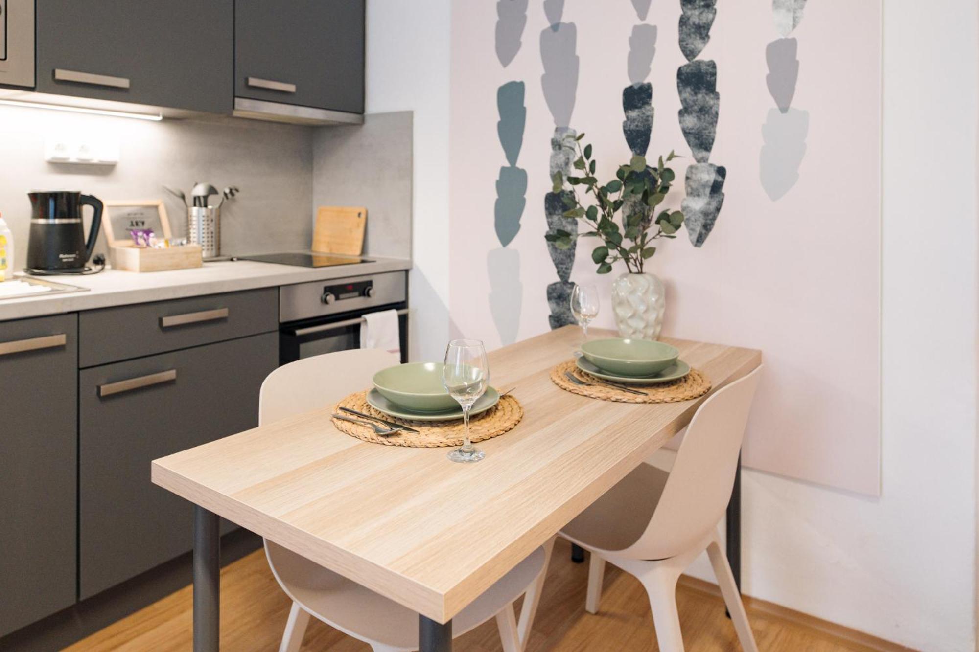 7 Nights Apartments Dominikanske N. Брно Экстерьер фото